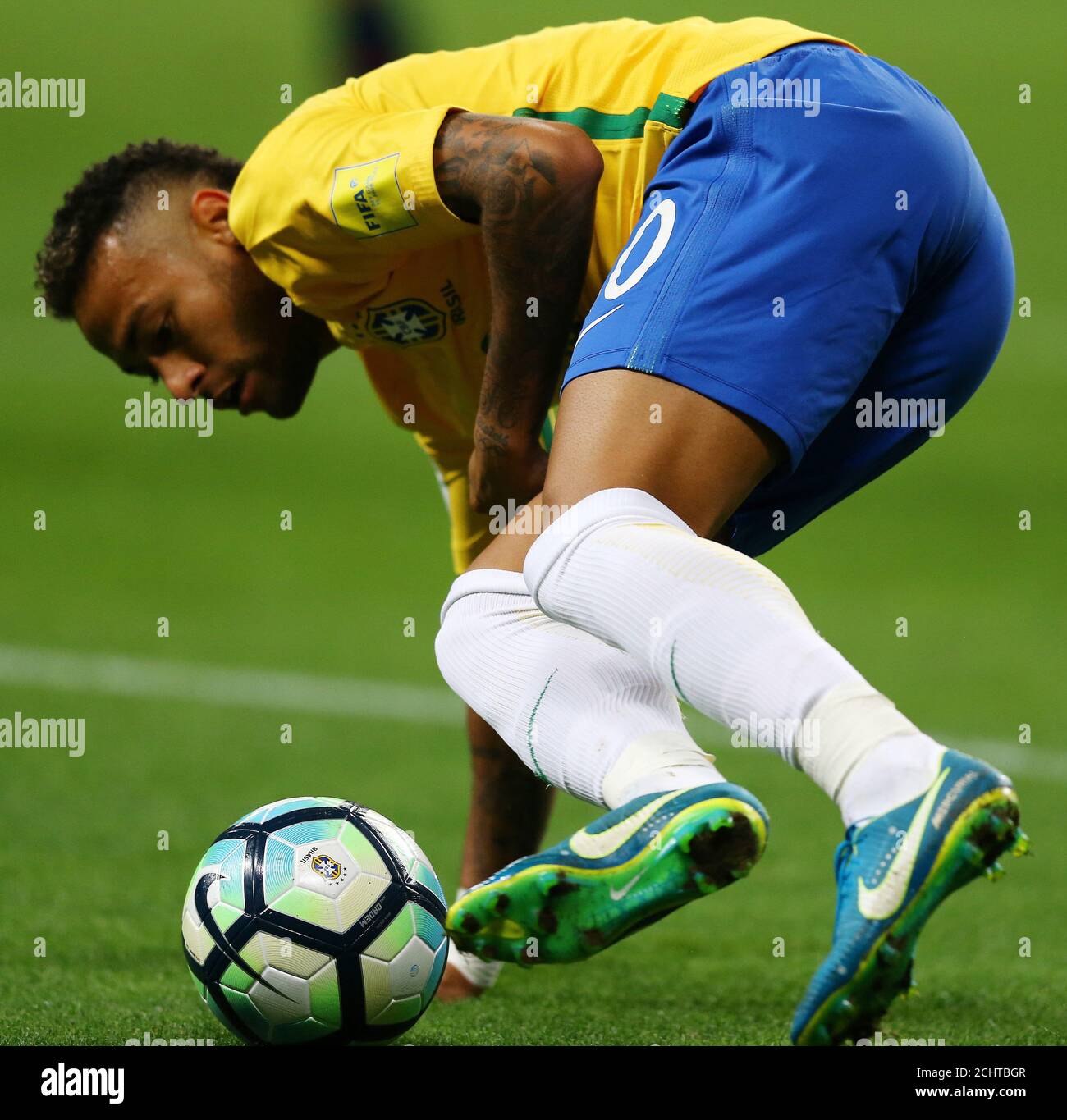 Soccer Football - 2018 World Cup Qualifiers - Brazil v Ecuador - Arena do  Gremio stadium, Porto Alegre, Brazil - August 31, 2017. Neymar of Brazil in  action. REUTERS/Pilar Olivares Stock Photo - Alamy