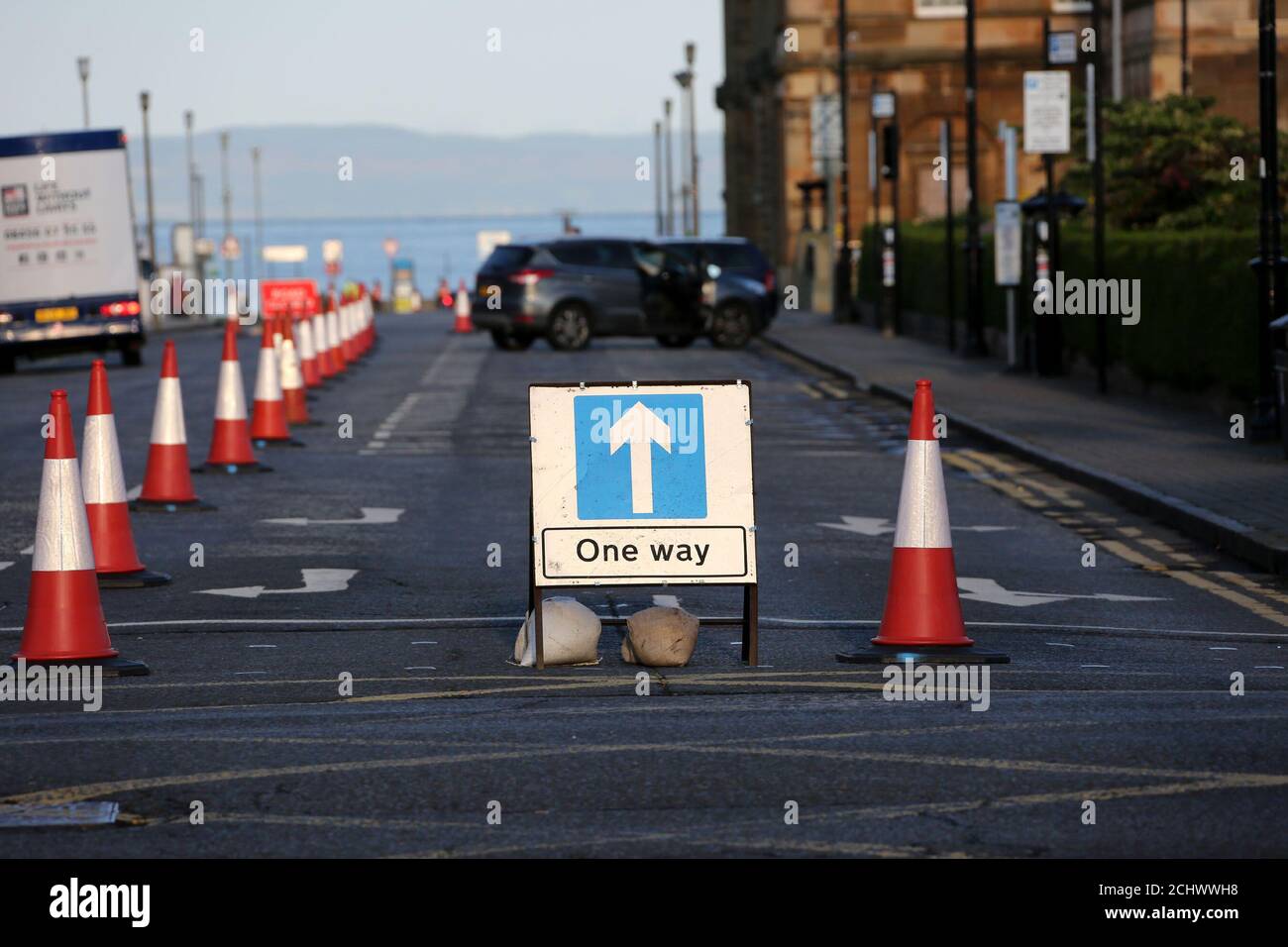 Temporay road signs hires stock photography and images Alamy