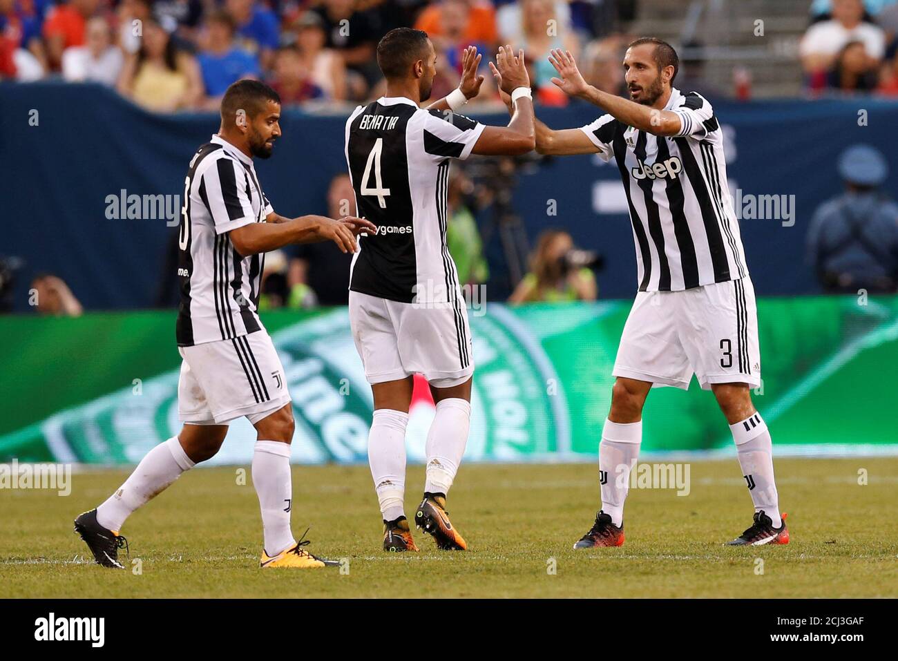 Football Soccer - Barcelona v Juventus - International Champions Cup - East  Rutherford, New Jersey, U.S. - July 22, 2017 - Juventus' Giorgo Chellini  celebrates goal with Medhi Benatia against Barcelona. REUTERS/Mike Segar  Stock Photo - Alamy