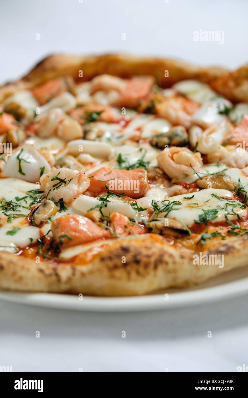 Seafood pizza hi-res stock photography and images - Alamy