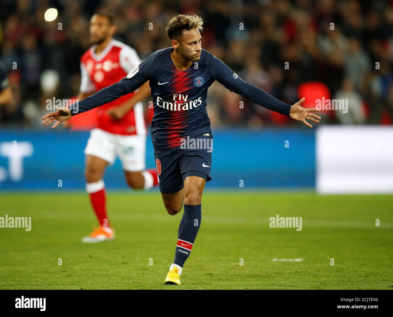 terrorisme stopverf Weglaten Soccer Football - Ligue 1 - Paris St Germain v Stade de Reims - Parc des  Princes, Paris, France - September 26, 2018 Paris St Germain's Neymar  celebrates scoring their second goal REUTERS/Christian Hartmann Stock Photo  - Alamy