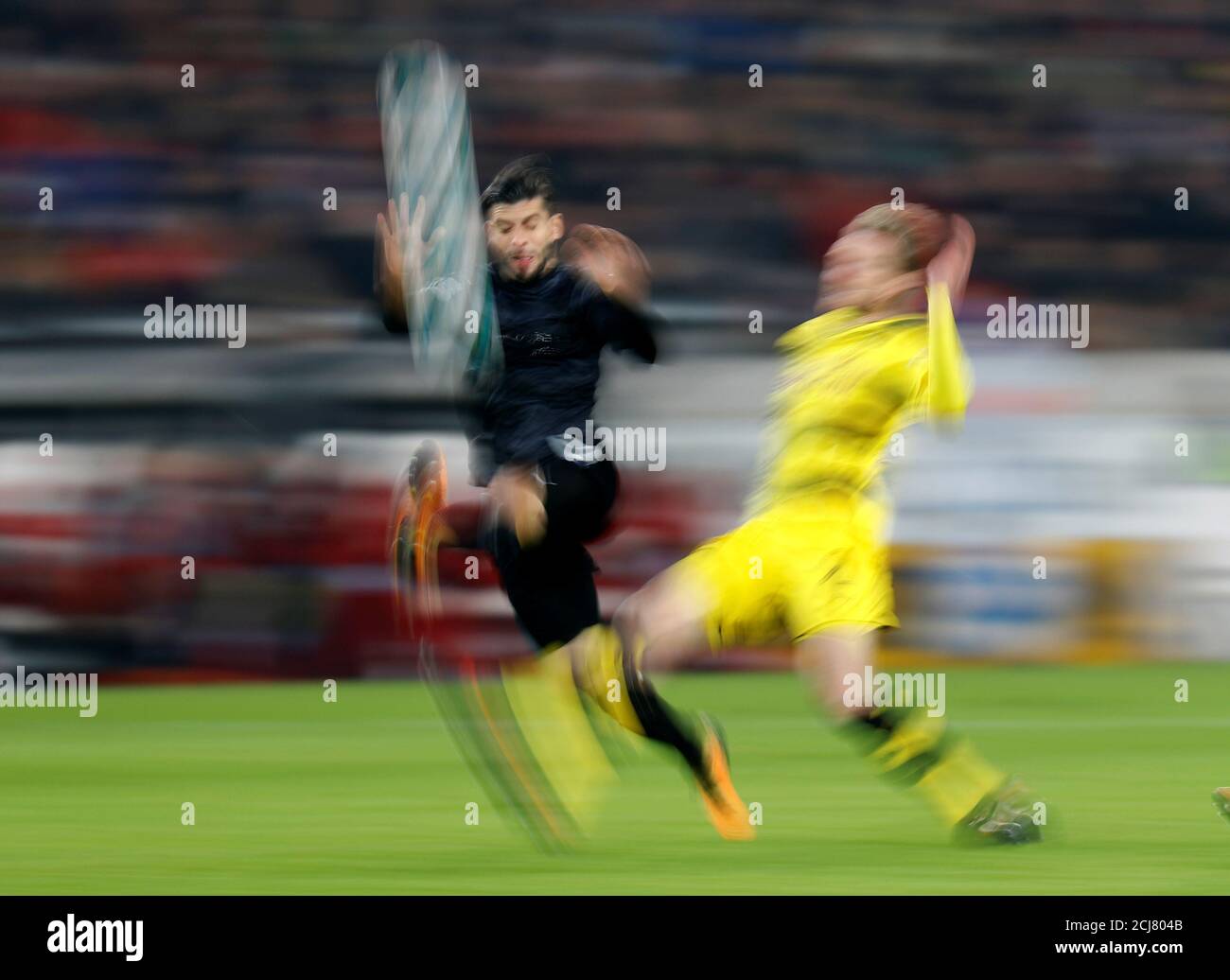 Soccer Football Bundesliga Vfb Stuttgart Vs Borussia Dortmund Mercedes Benz Arena Stuttgart Germany November 17 17 Borussia Dortmund S Andre Schurrle In Action With Stuttgart S Emiliano Insua Reuters Kai Pfaffenbach Dfl