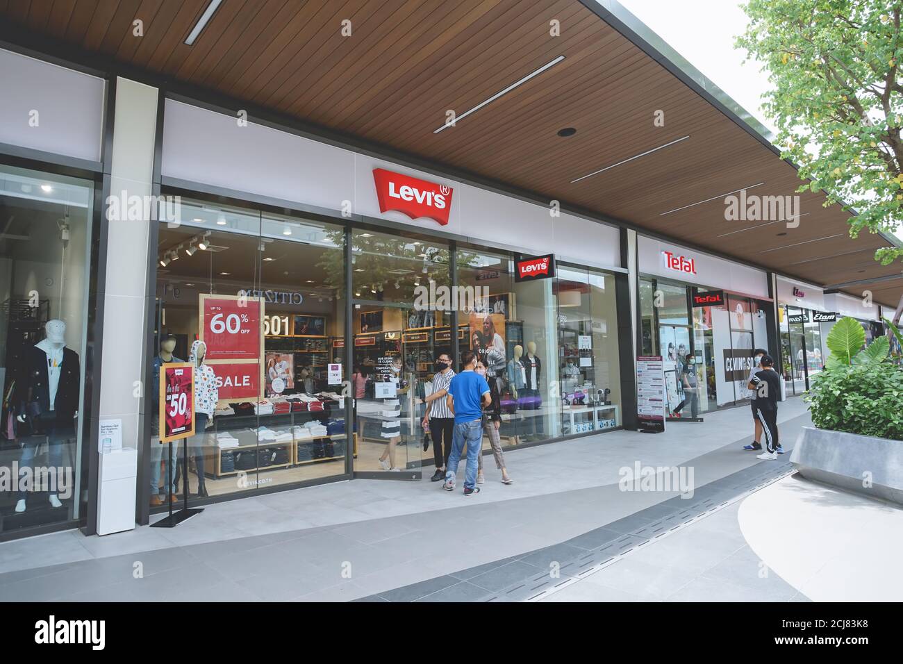 Samut Prakan, Thailand - July 28, 2020: Levi's shop in Siam Premium Outlets Bangkok. Levi Strauss & Co is an American fashion brand known for denim je Stock Photo