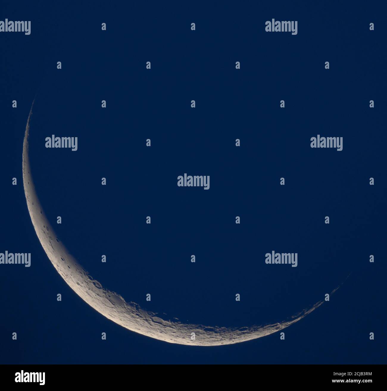 London, UK. 15 September 2020. 7% waning crescent Moon in pre-dawn clear sky above London. Credit: Malcolm Park/Alamy Live News.  Stock Photo