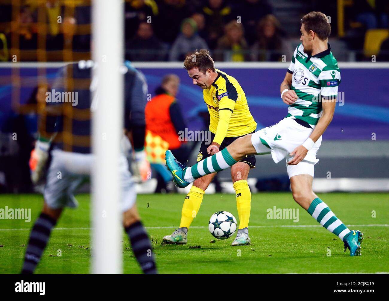 Football Soccer - Borussia Dortmund v Sporting Lisbon - Champions League -  Group F - Signal Iduna Park, Dortmund, Germany -