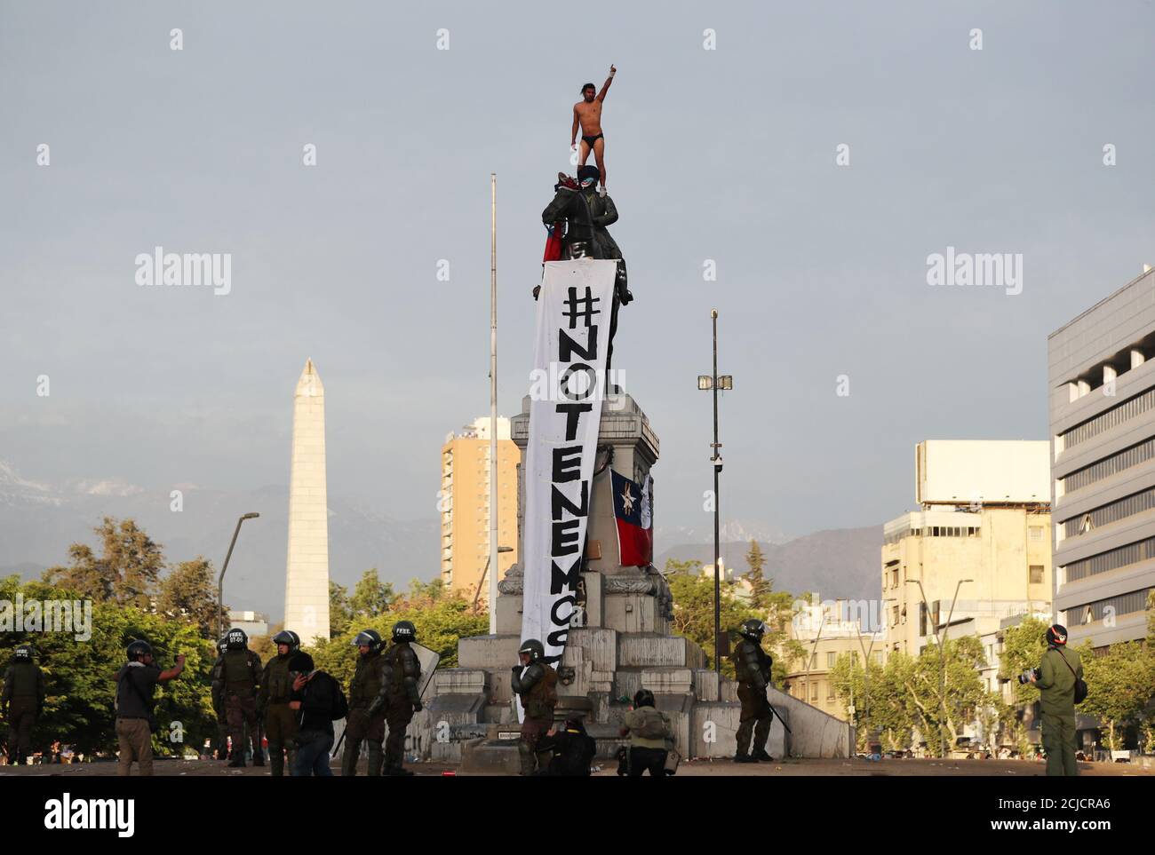 Plaza Baquedano High Resolution Stock Photography And Images Alamy