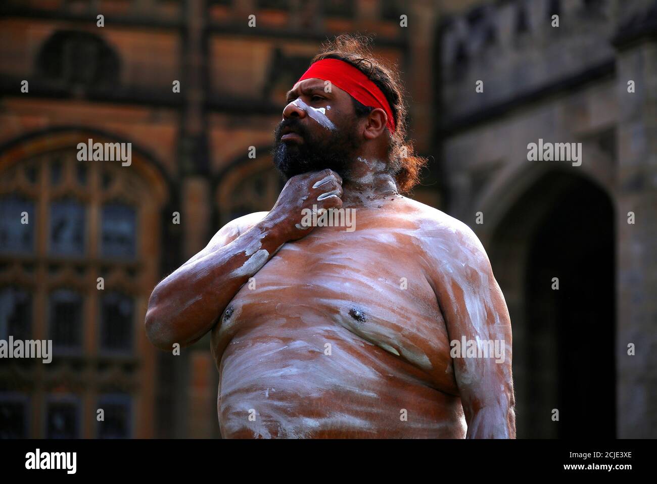 An Australian Aboriginal man wearing traditional dress prepares to perform  in a welcoming ceremony at Government House in Sydney, Australia, June 28,  2017. REUTERS/David Gray Stock Photo - Alamy