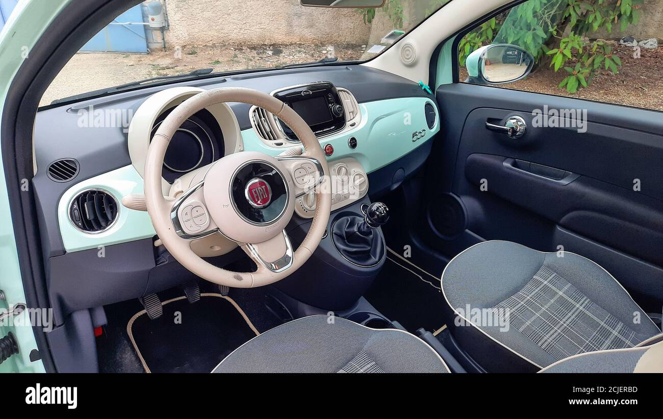 Fiat 500 interior hi-res stock photography and images - Alamy
