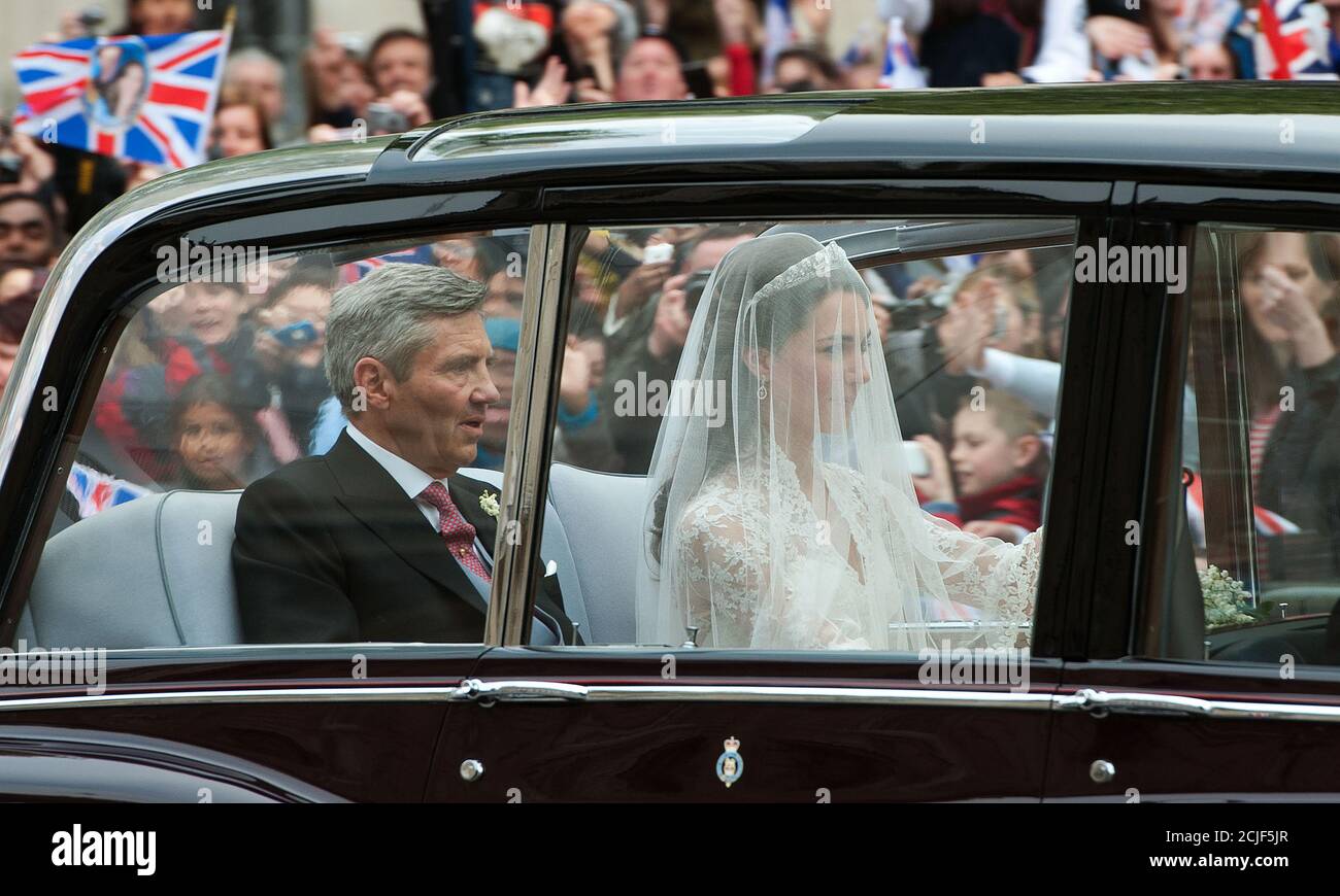 Catherine Middleton and her father Michael on their way to the wedding ...