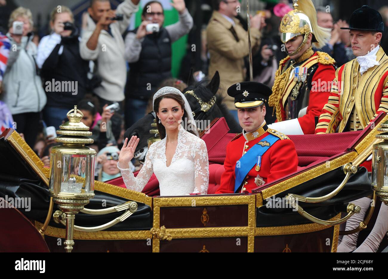 Catherine Middleton and Prince William after being married in Westminster Abbey, London. 29/4/2011. Picture Credit : Mark Pain / Alamy Stock Photo