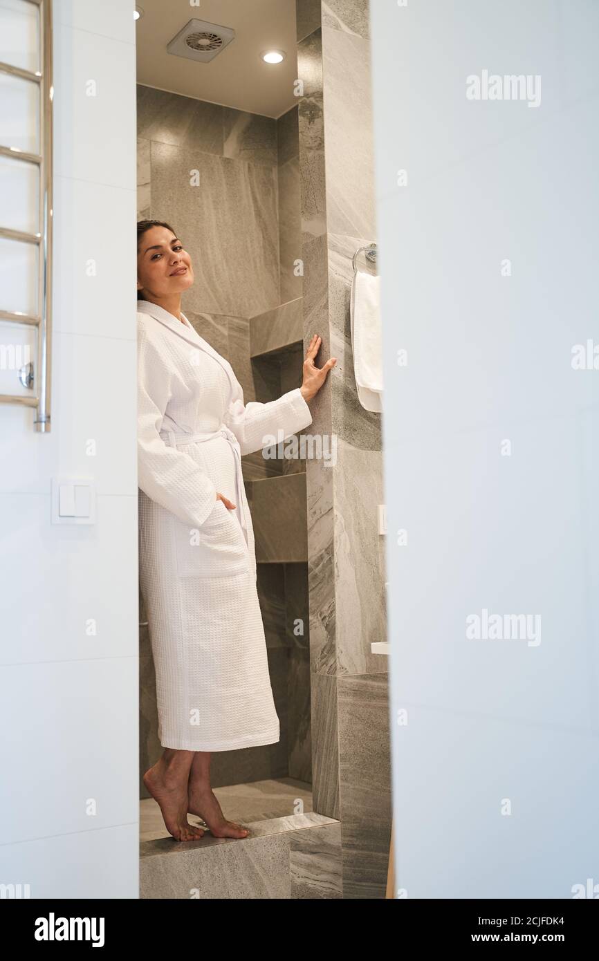 Woman taking shower bathroom hi-res stock photography and images - Page 2 -  Alamy