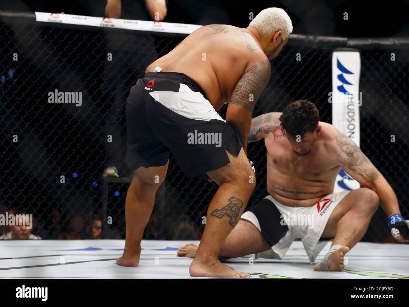 Mark hunt mixed martial arts hires stock photography and images Alamy