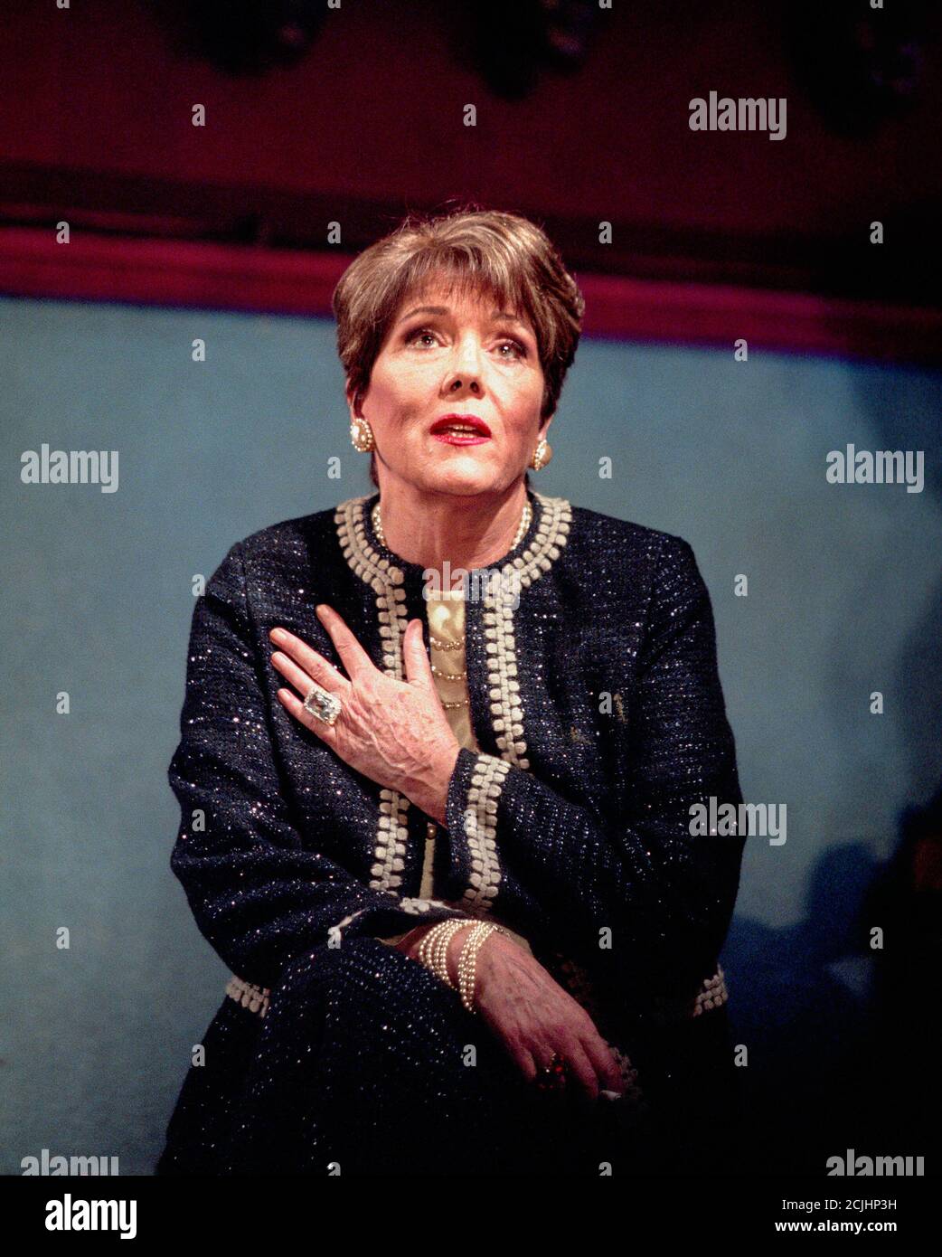 Diana Rigg (Agrippina) in BRITANNICUS by Racine at the Albery Theatre, London WC2  04/11/1998  in a new version by Robert David MacDonald  an Almeida Theatre production  design: Maria Bjornson   lighting: Mark Henderson   director: Jonathan Kent Stock Photo