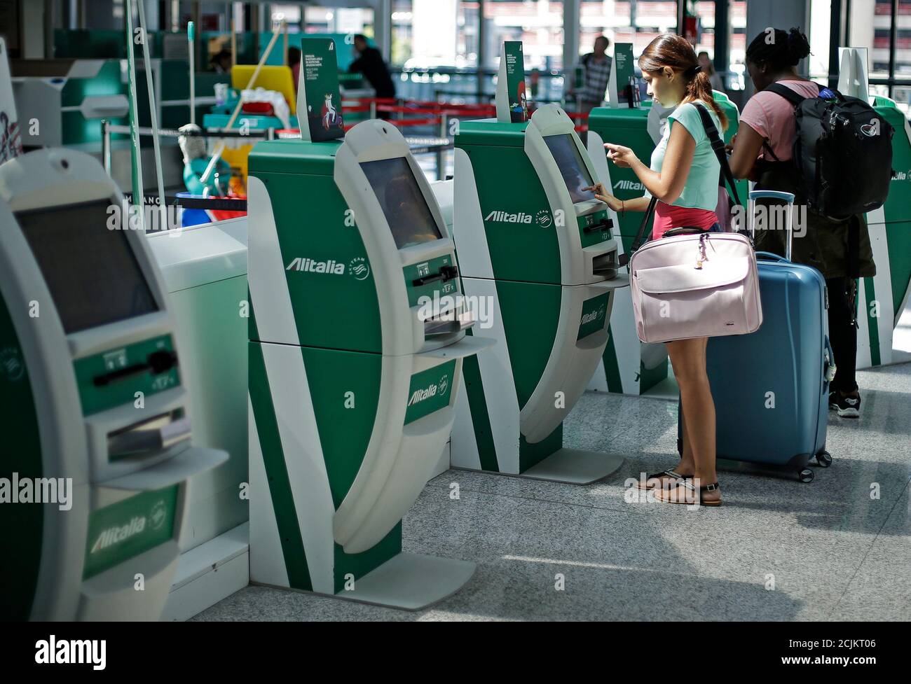 alitalia-machine-at-fiumicino-airport 