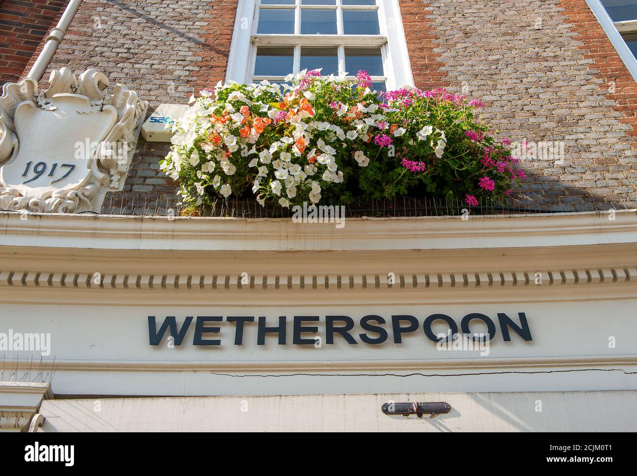 Windsor, Berkshire, UK. 15th September, 2020. The J D Wetherspoon chain of pubs have reported that 61 members of staff have tested positive for Covid-19 since the 4th July 2020 in it's 861 pubs across the UK. Credit: Maureen McLean/Alamy Live News Stock Photo