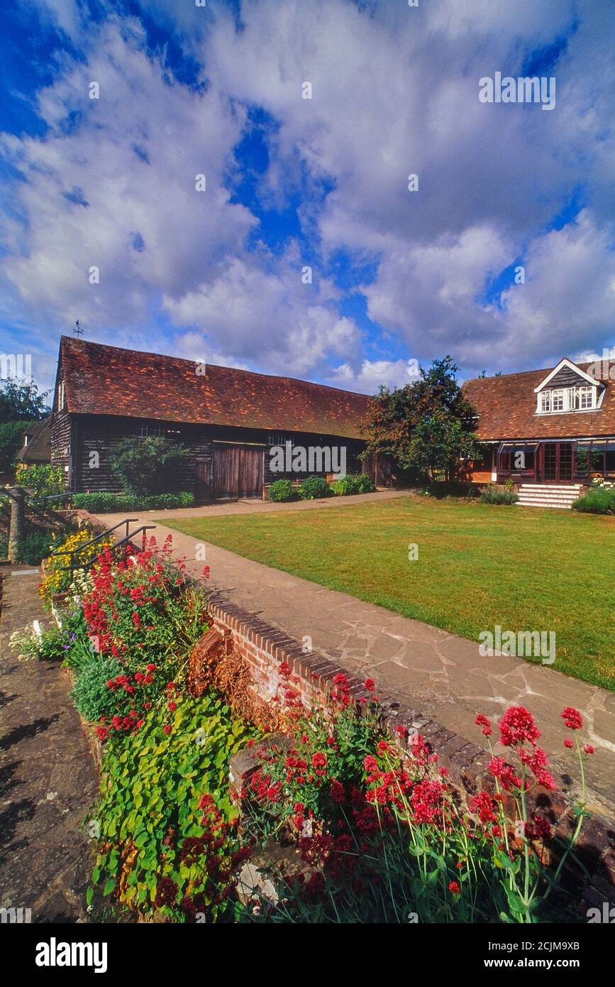 Mayflower Barn, Old Jordans, Buckinghamshire, England, UK. Circa 2006 Stock Photo
