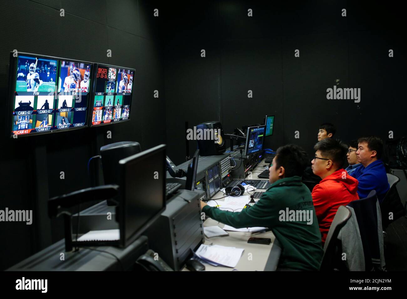 Broadcast Media Football High Resolution Stock Photography And Images Alamy