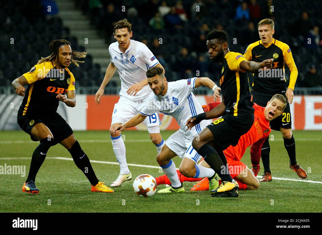 Soccer Football - Europa League - BSC Young Boys vs Dynamo Kiev - Stade de  Suisse, Bern, Switzerland - November 2, 2017 Dynamo Kiev's Moraes in action  with Young Boys' David Von