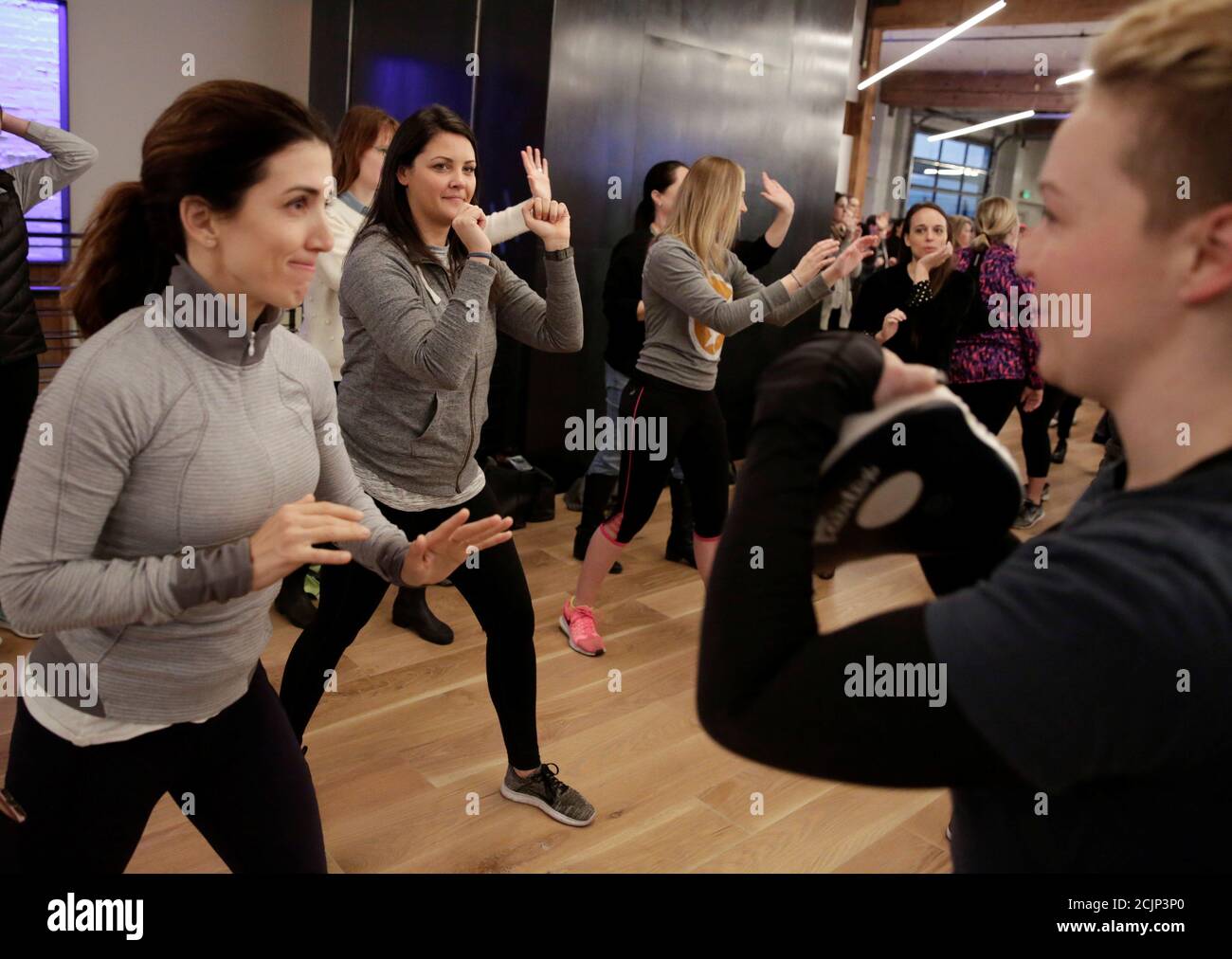 Self Defense Class Woman High Resolution Stock Photography And Images Alamy