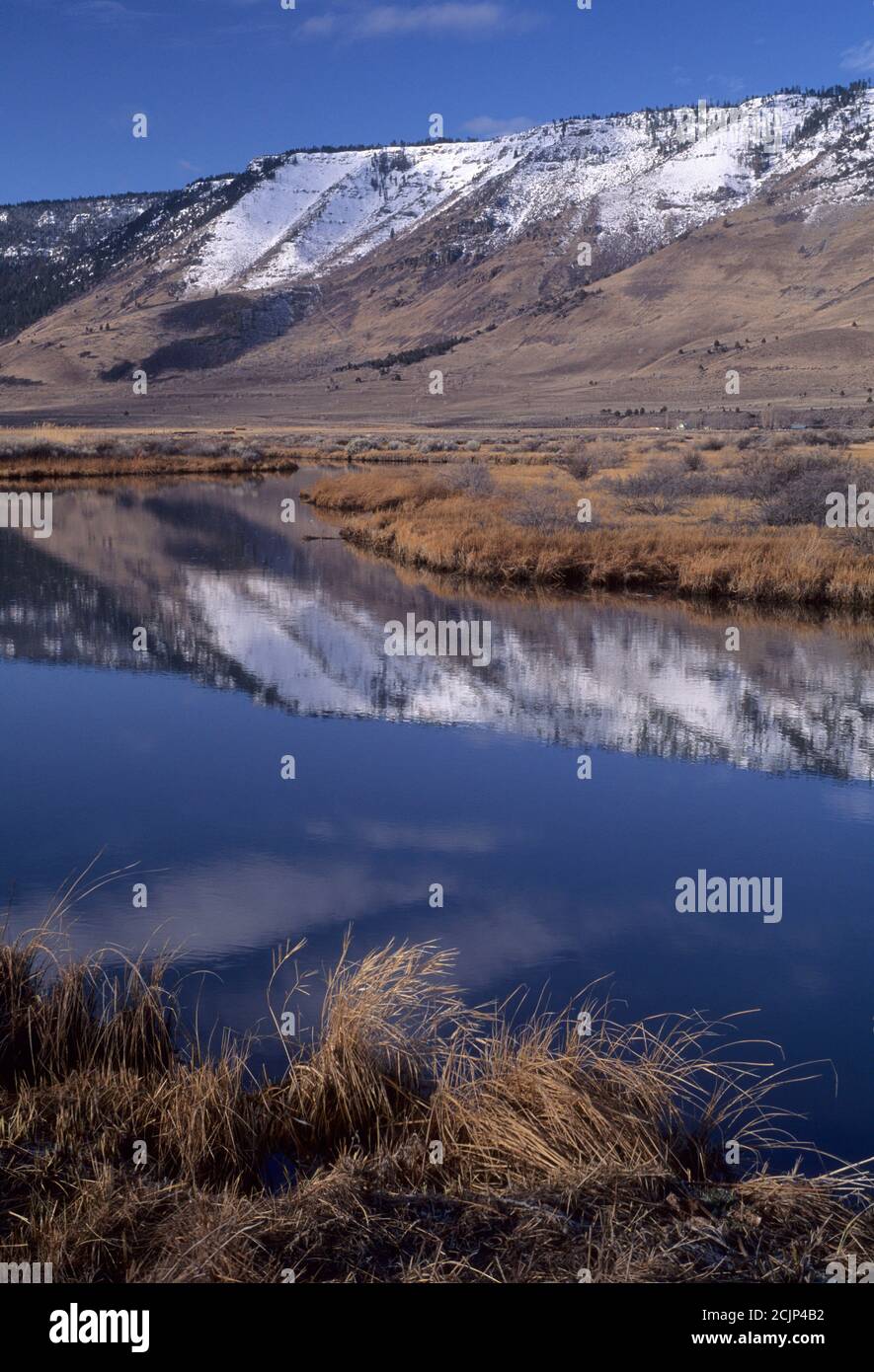 Ana River & Winter Rim, Summer Lake Wildlife Area, Oregon Outback ...