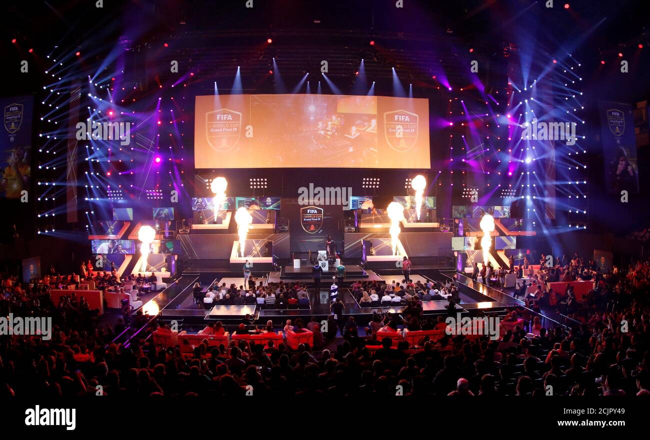 Esports - FIFA eWorld Cup Grand Final 2019 - O2 Arena, London, Britain -  August 4, 2019 General view before the FIFA eWorld Cup Final 2019  REUTERS/Tom Jacobs Stock Photo - Alamy