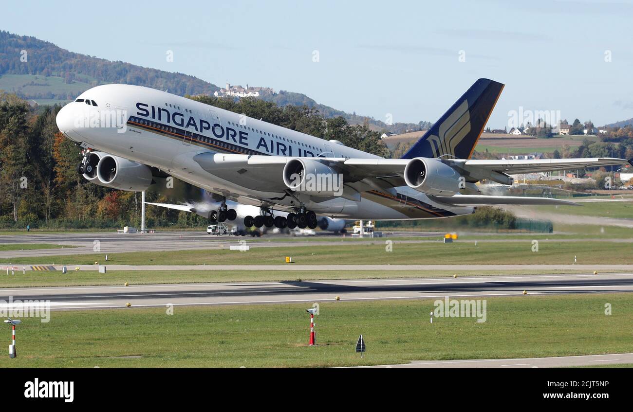 An Airbus A380-800 aircraft of Singapore Airlines takes off from Zurich  airport, Switzerland October 16, 2019. REUTERS/Arnd Wiegmann Stock Photo -  Alamy
