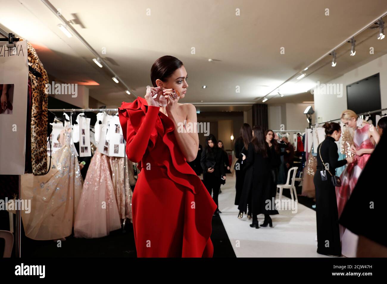 Elie saab paris backstage spring hi-res stock photography and images - Alamy