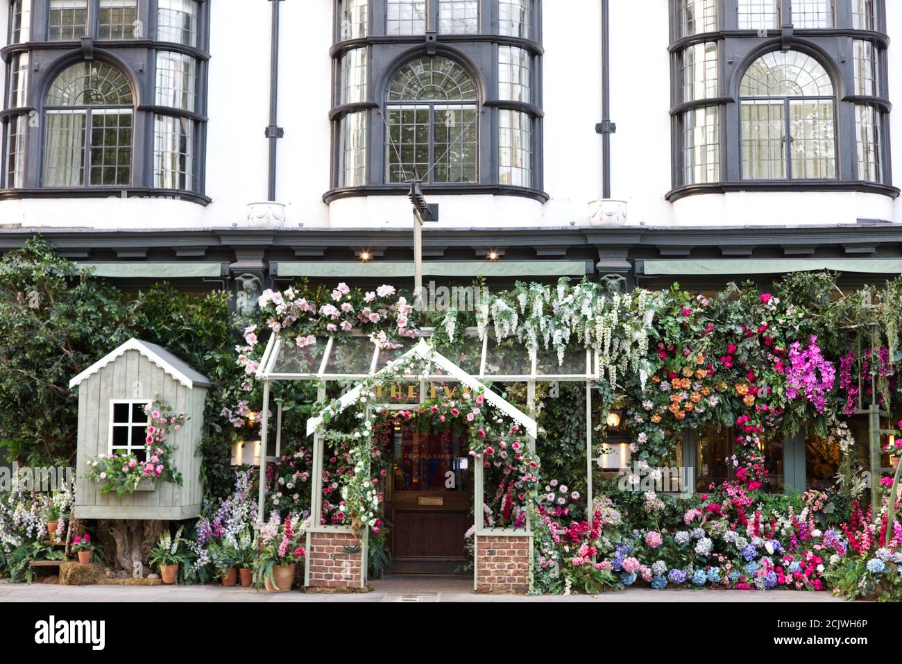 The Ivy Chelsea Garden, 197 King's Rd, Chelsea, London SW3 5EQ Stock Photo