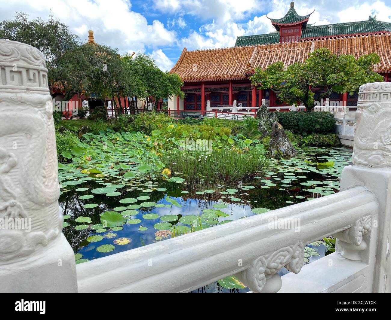 Orlando Fl Usa 9 10 20 The Water Feature At The Entrance To The China Pavillion At Epcot At Walt Disney World In Orlando Fl Stock Photo Alamy