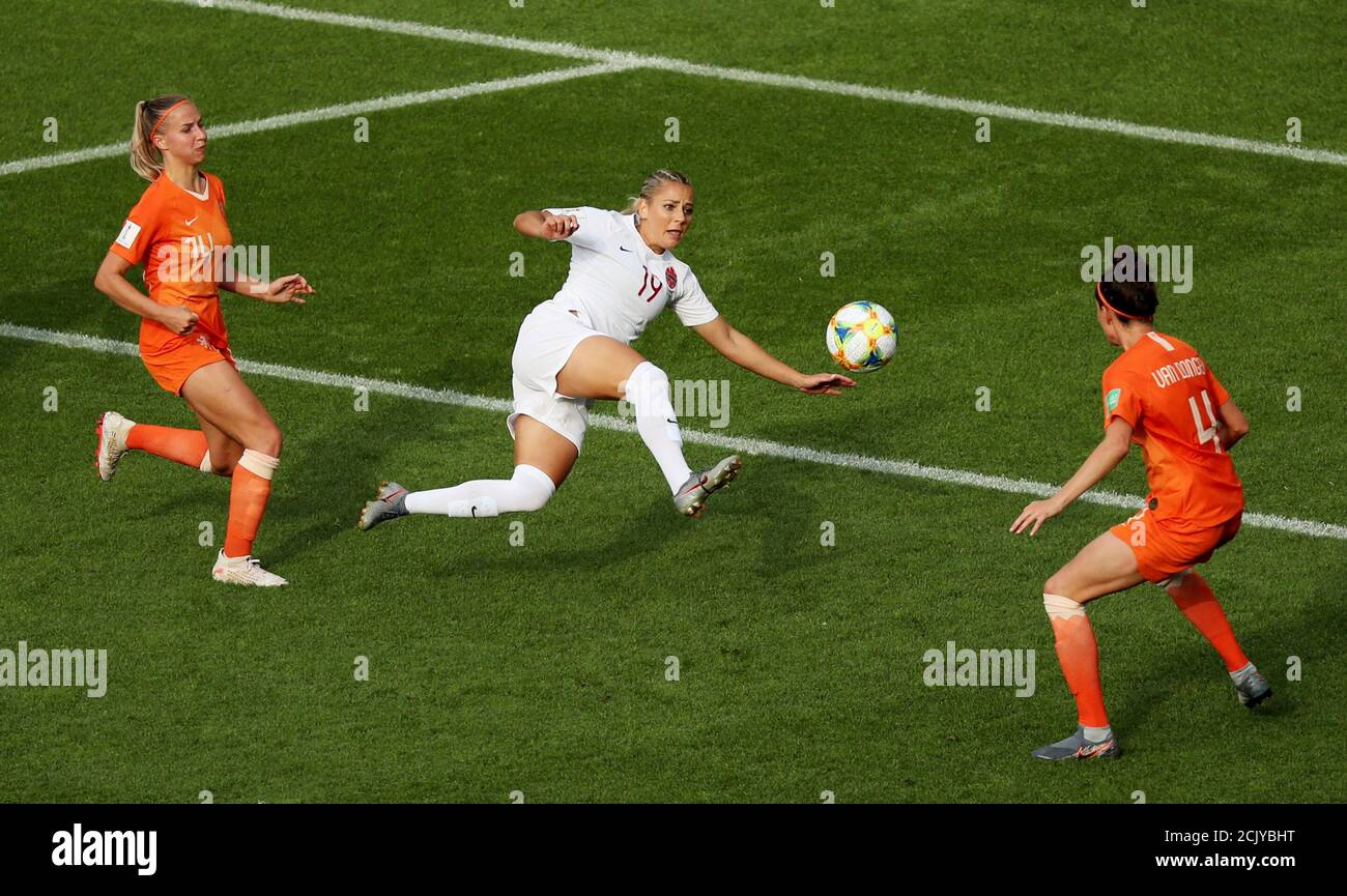 Soccer Football - Women'S World Cup - Group E - Netherlands V Canada -  Stade Auguste-Delaune, Reims, France - June 20, 2019 Canada'S Adriana Leon  In Action As Netherlands' Jackie Groenen And