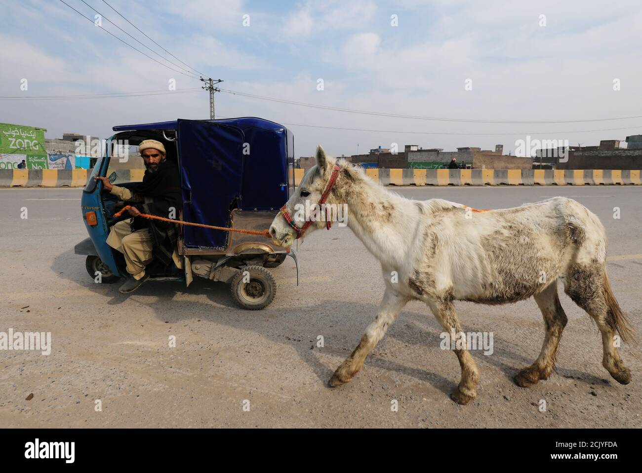 Horse rickshaw pakistan hi-res stock photography and images - Alamy