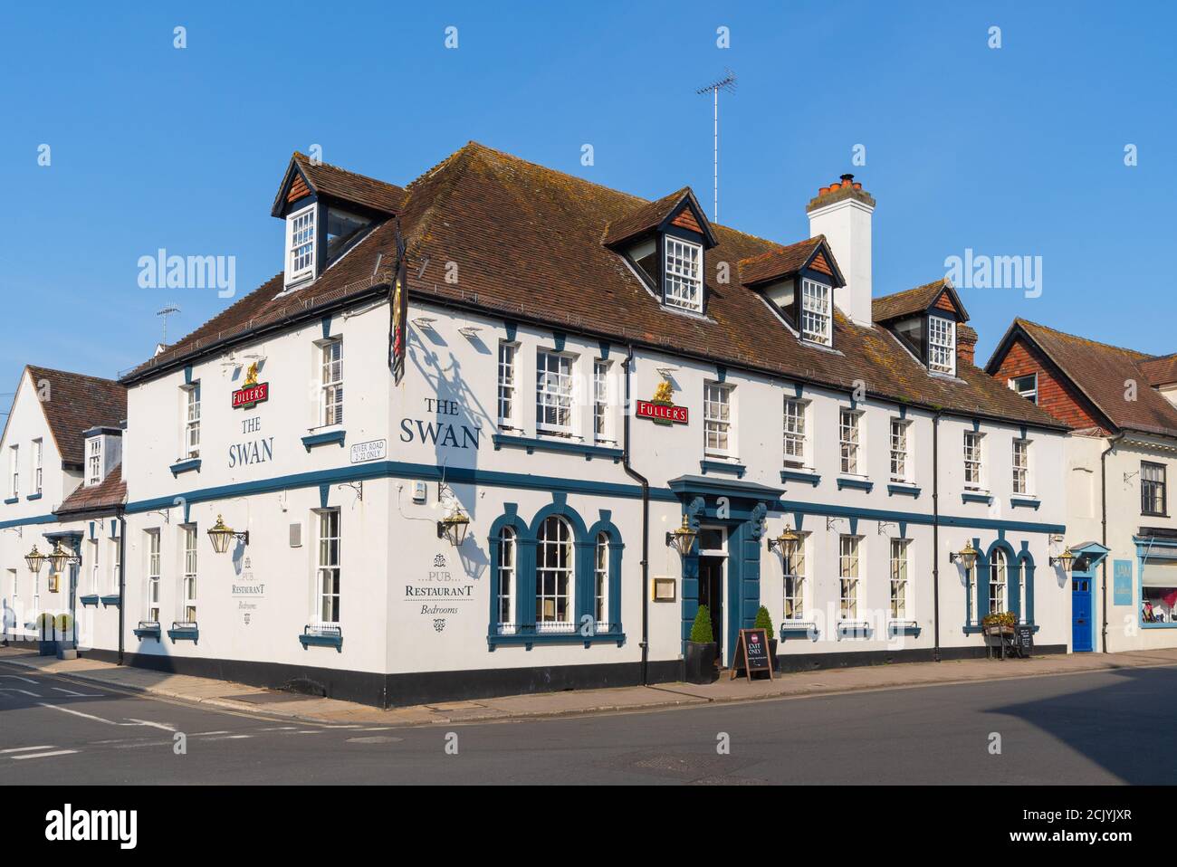 The Swan pub, a large British Fuller's public house, restaurant & hotel in Arundel, West Sussex, England, UK. Stock Photo