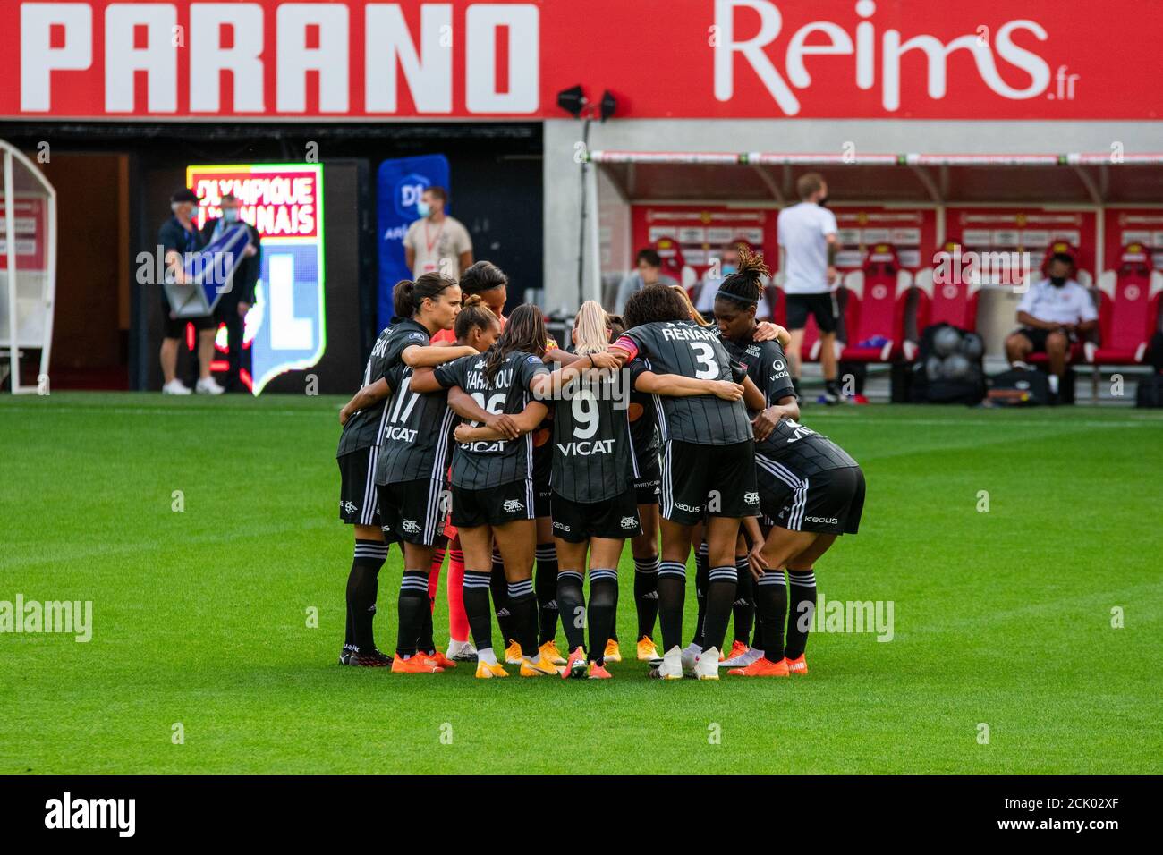 The players of Olympique Lyonnais ahead of the Women's French