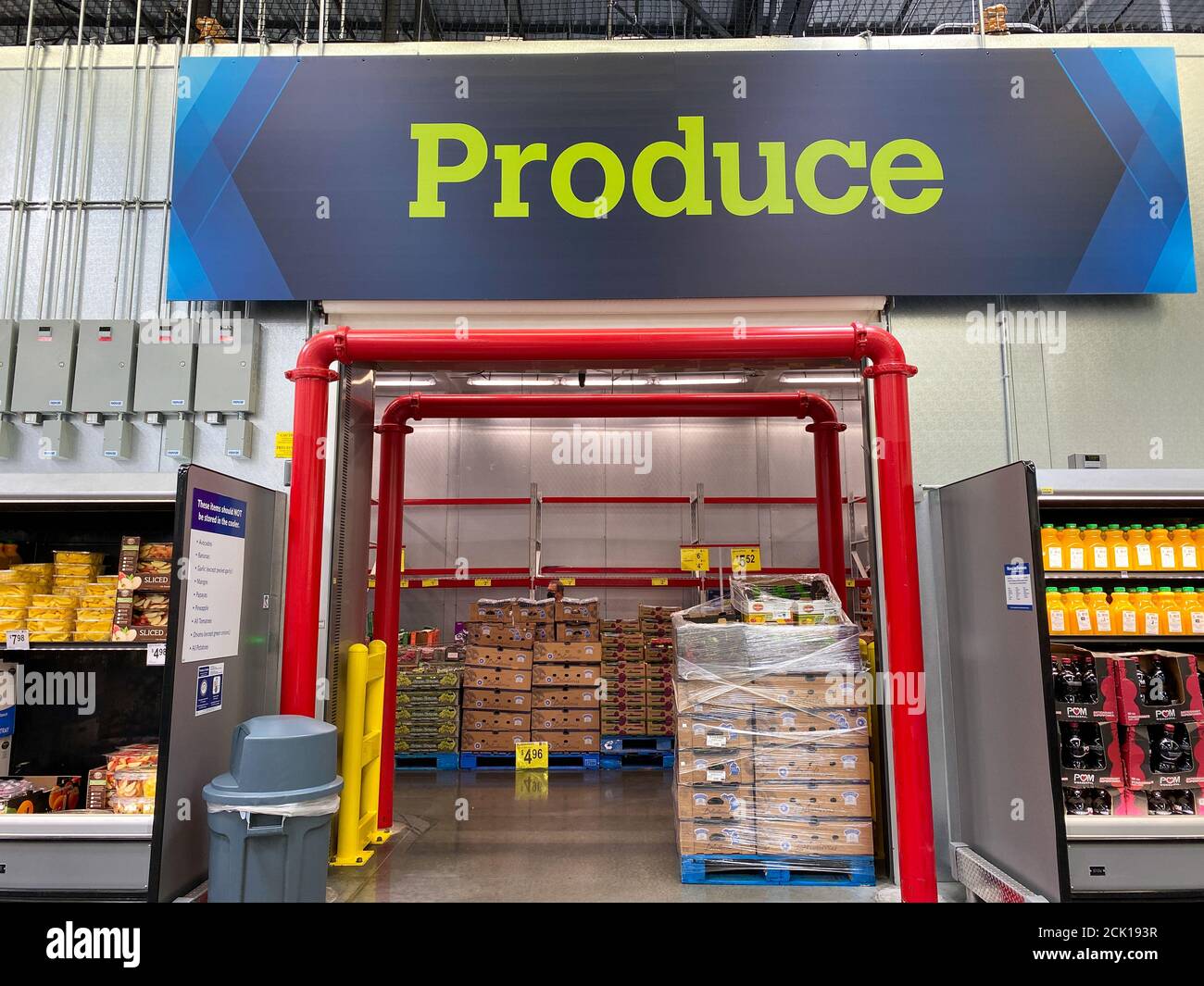 Sams club produce hires stock photography and images Alamy