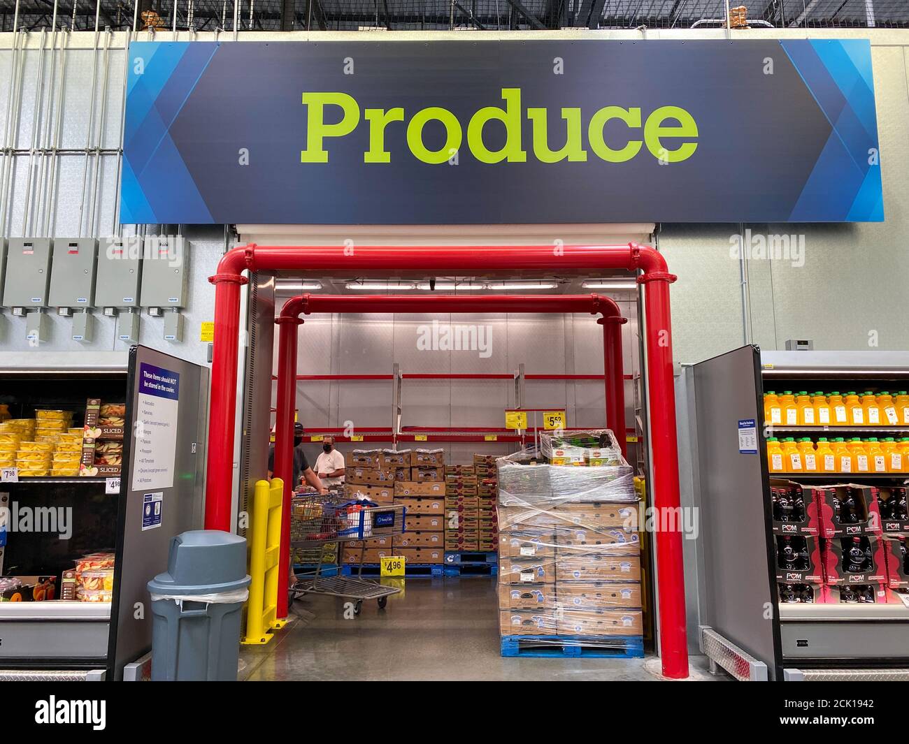 Sams club produce hires stock photography and images Alamy