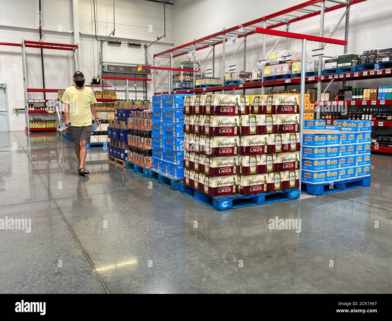 Orlando, FL/USA8/6/20 The interior of the liquor store at a Sam's