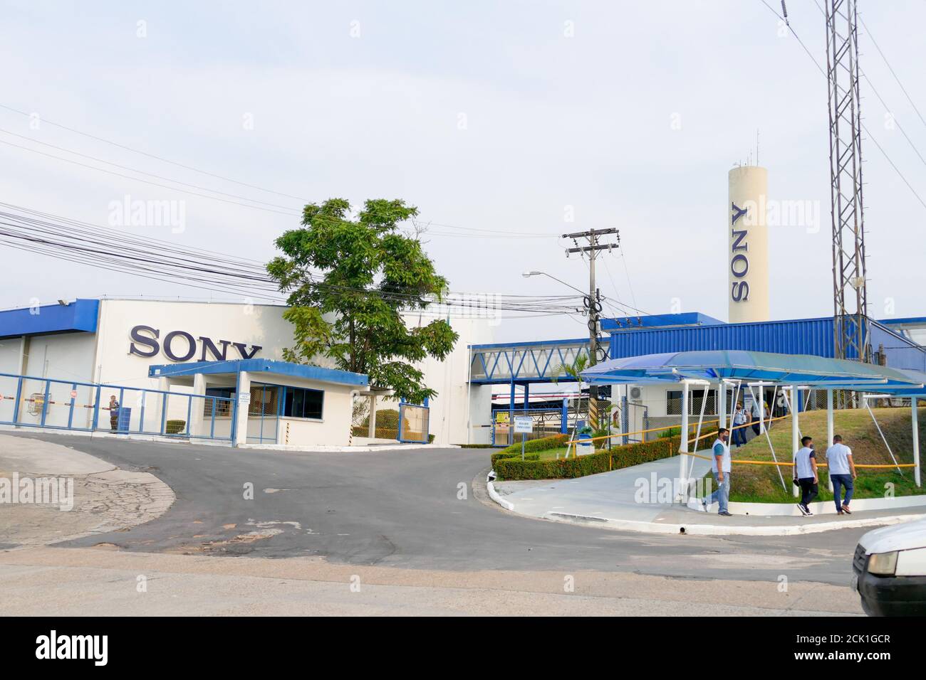Manaus, Brazil. 15th Sep, 2020. Sony factory in the Industrial District of Manaus (AM), this Tuesday afternoon (15). Sony announced on Monday (14) that it will close its factory in Brazil from the first half of 2021. In the photo, employees leaving the company. Credit: Sandro Pereira/FotoArena/Alamy Live News Stock Photo