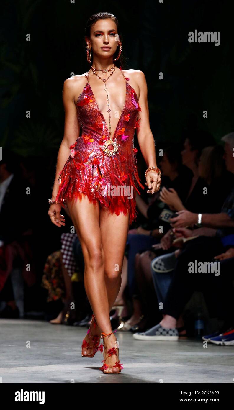 irina shayk versace 2020