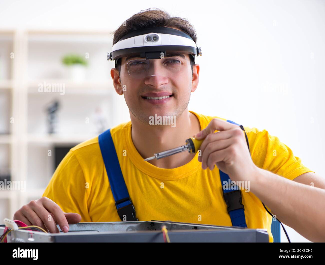 The computer repair technician repairing hardware Stock Photo Alamy