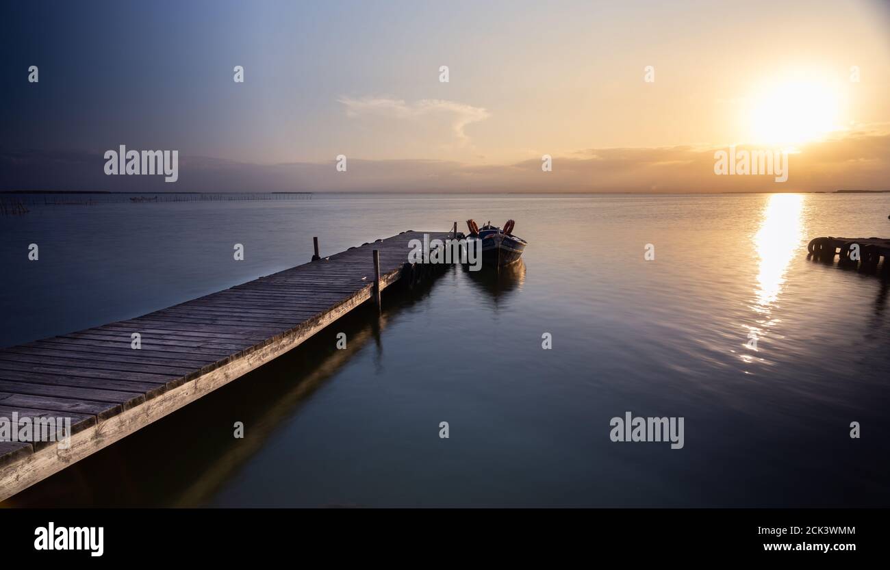 Sunset sea boat romantic hi-res stock photography and images - Alamy