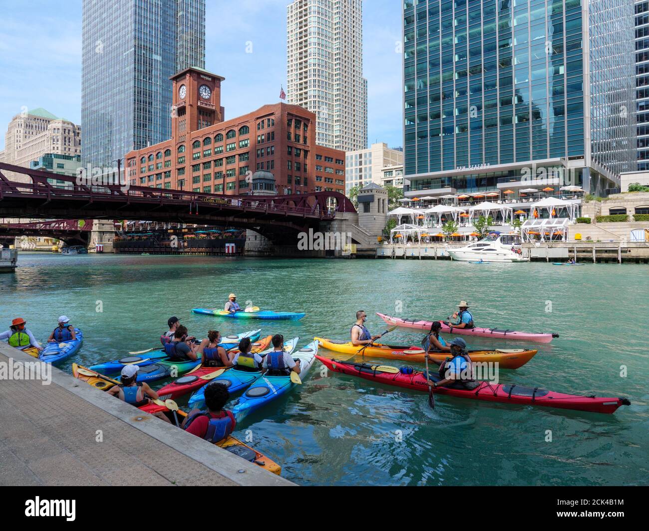 Touring by kayak on the Chicago River Stock Photo Alamy