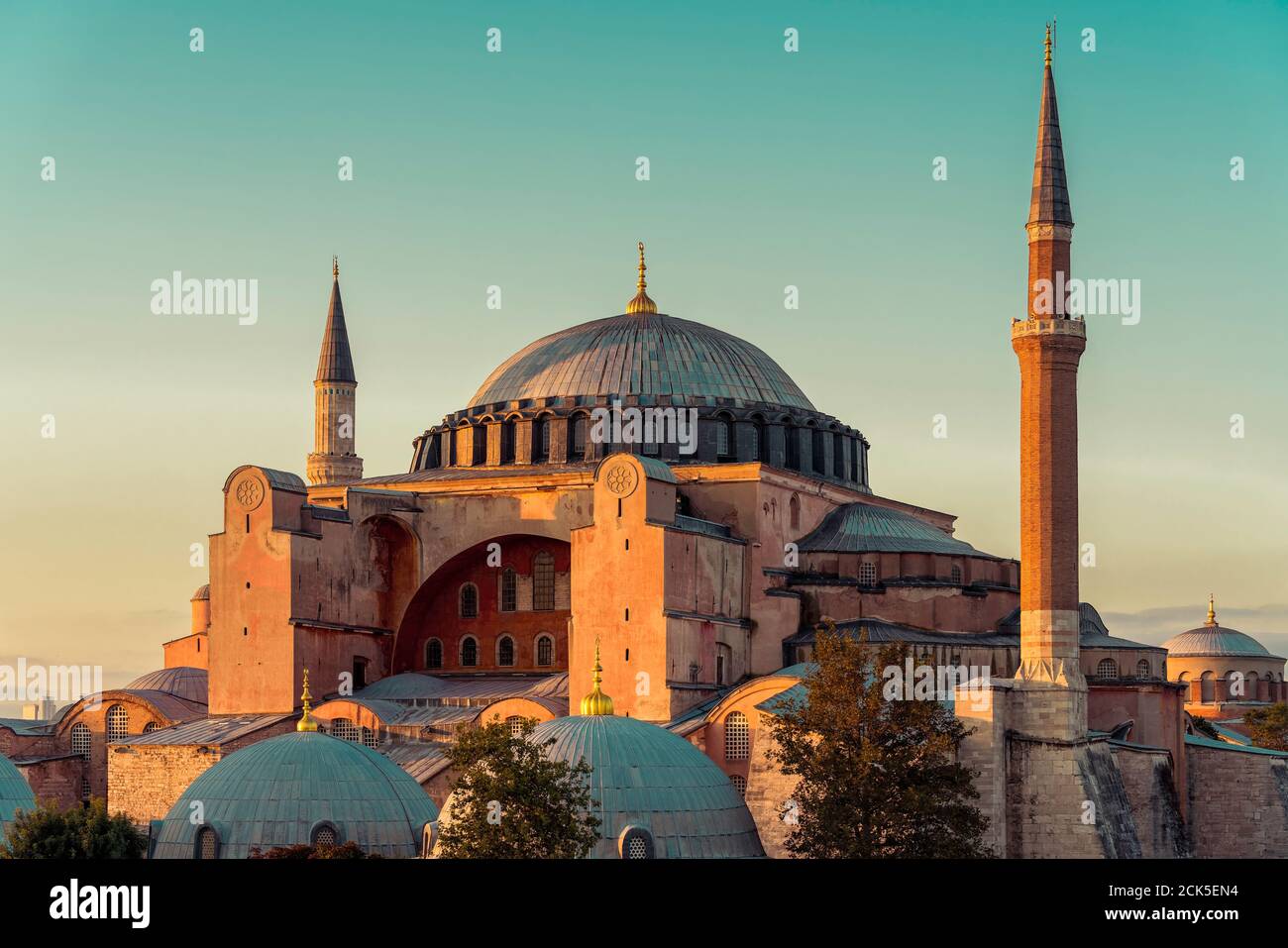 Aerial hagia sophia blue mosque hi-res stock photography and images - Alamy