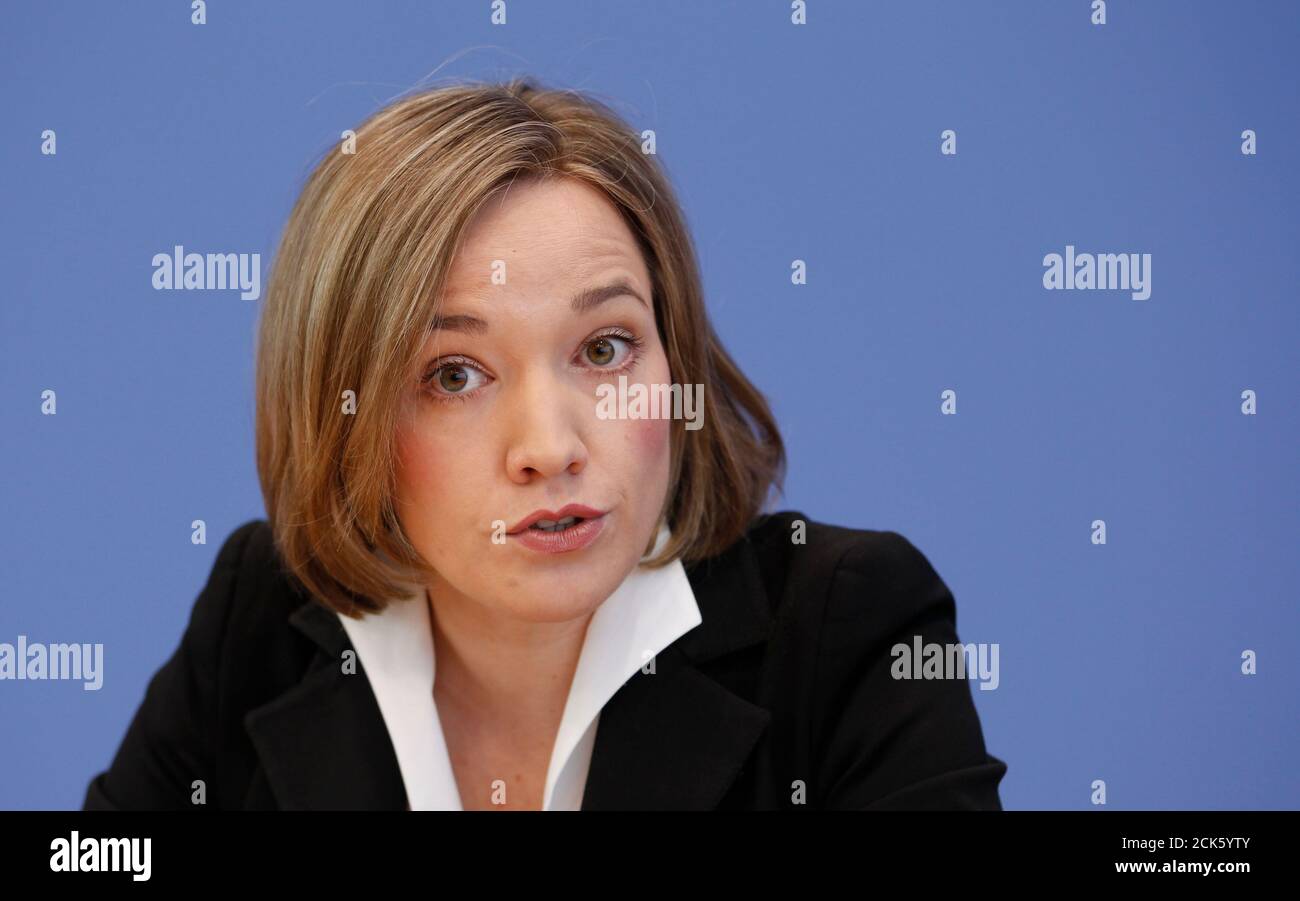 German Family Minister Kristina Schroeder presents findings of the Monitor Familienleben 2011 report during a news conference at the Bundespressekonferenz (Federal Press Conference) in Berlin, September 14, 2011.  REUTERS/Thomas Peter  (GERMANY - Tags: POLITICS HEADSHOT) Stock Photo