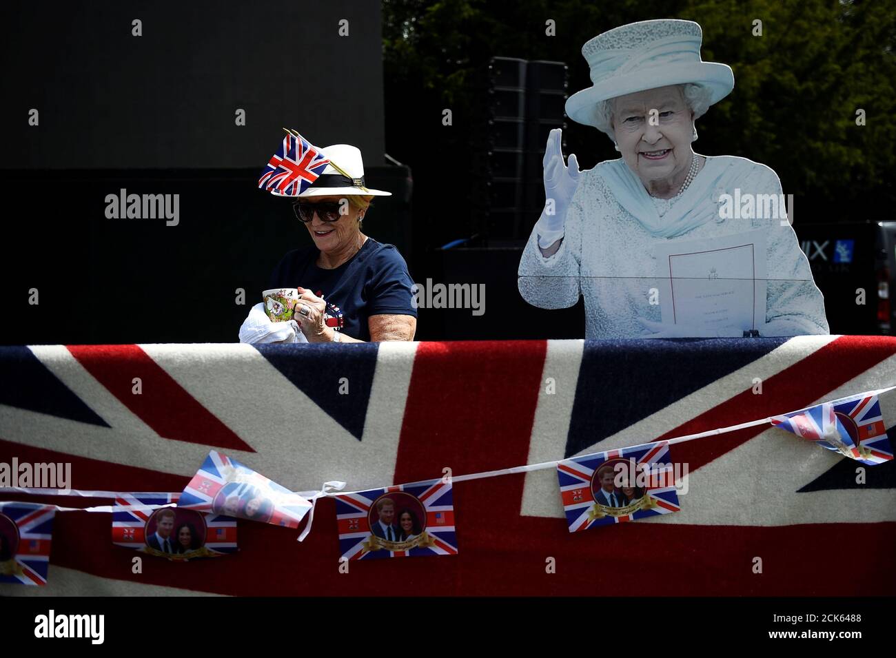 Queen elizabeth tea cup hires stock photography and images Alamy