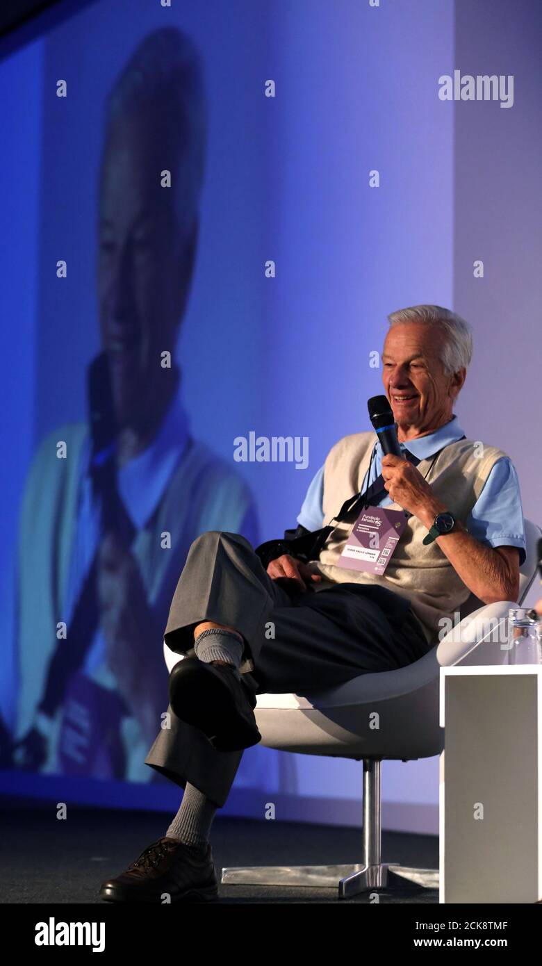 Brazilian Jorge Paulo Lemann, co-founder and board member of 3G Capital, a global investment firm, speaks to students from scholarship foundation 'Fundacao Escolar',  in Sao Paulo, Brazil, August 1, 2016. REUTERS/Paulo Whitaker Stock Photo