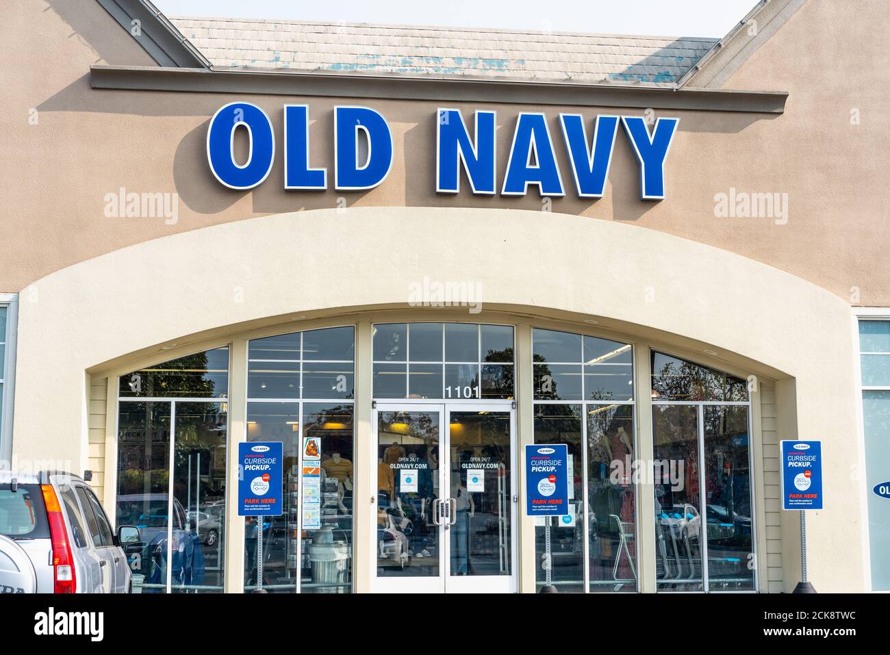 September 15, 2020 Redwood City / CA / USA - Old Navy store in San Francisco Bay Area; Old Navy is an American clothing and accessories retailing comp Stock Photo