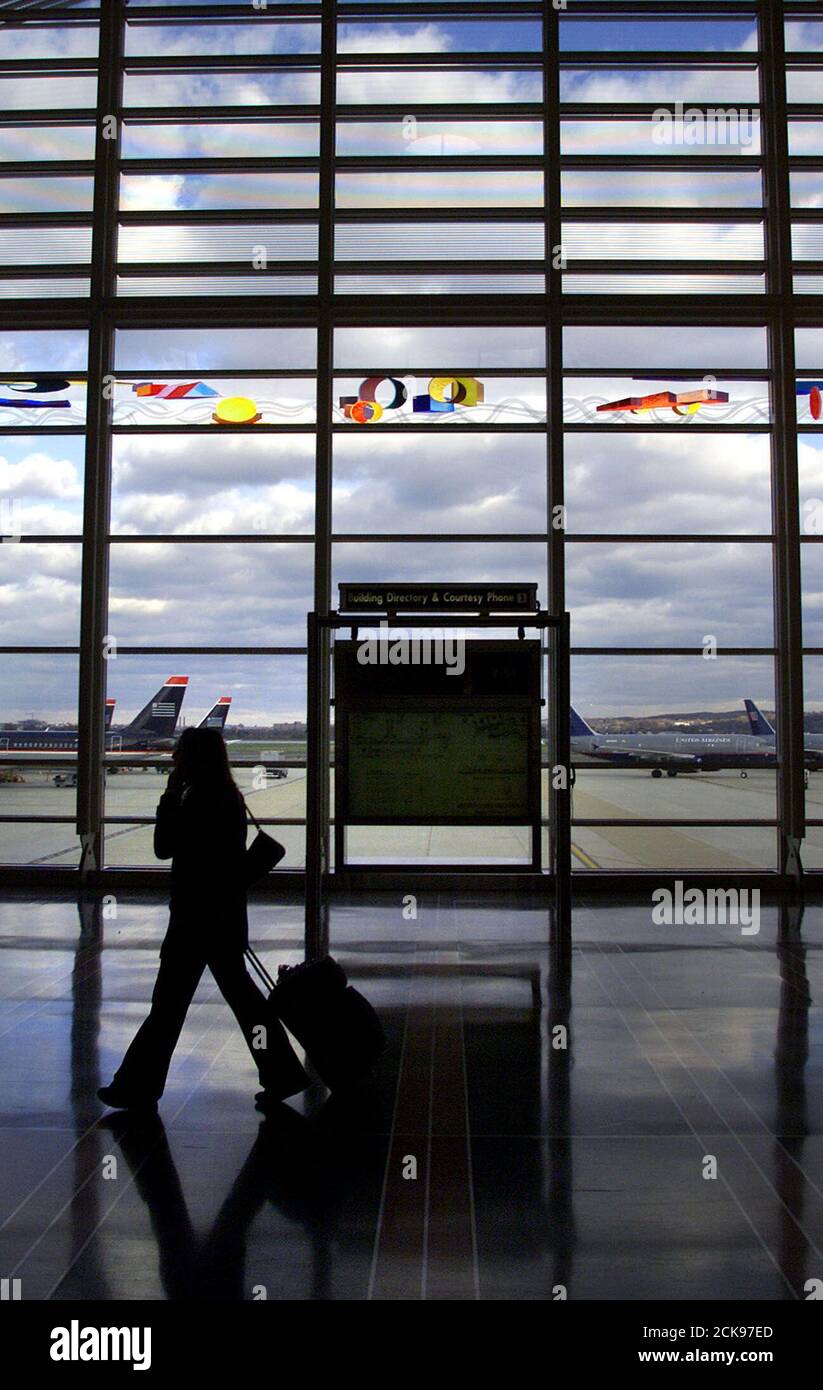 Walks Through The Terminal Hi res Stock Photography And Images Alamy