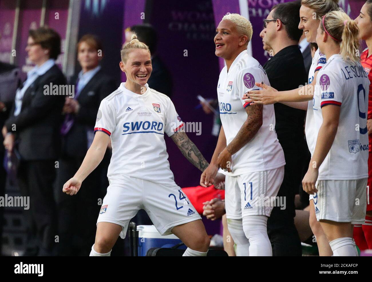 Soccer Football Women S Champions League Final Ferencvaros Stadium Budapest Hungary May 18 2019 Olympique Lyonnais Jess Fishlock Celebrates Winning The Women S Champions League With Team Mates Reuters Lisi Niesner Stock Photo Alamy