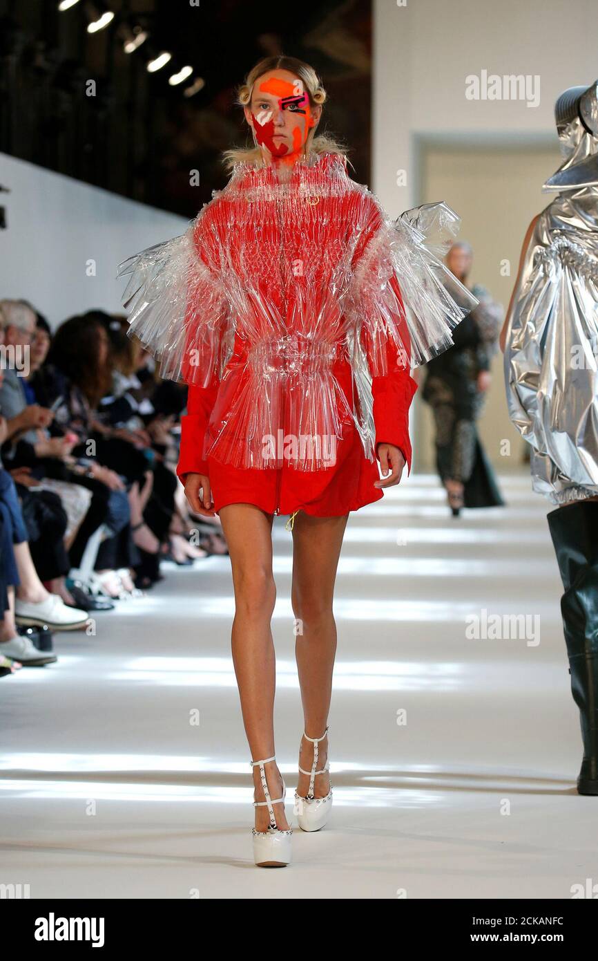 A model presents a creation by British designer John Galliano as part of  his Haute Couture Fall/Winter 2016/2017 collection for Maison Margiela  fashion house in Paris, France, July 6, 2016. REUTERS/Benoit Tessier