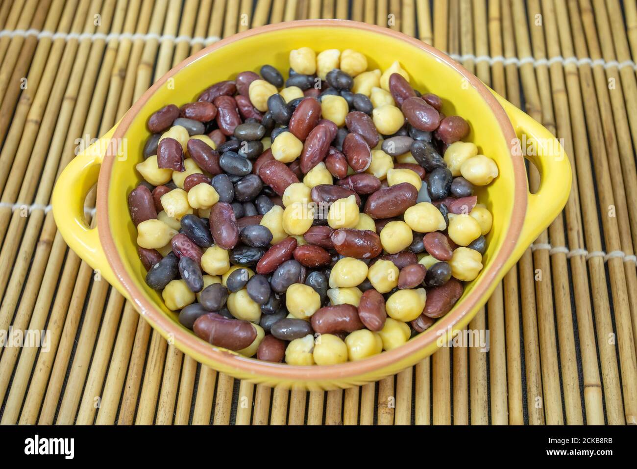 mix of red, black beans and chickpeas Stock Photo Alamy